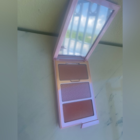 ONE/SIZE Patrick Star Cheek Clapper 3D Blush Trio Palette - Picture 8 of 9